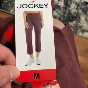 - - Woman’s cropped SLIT flare pants